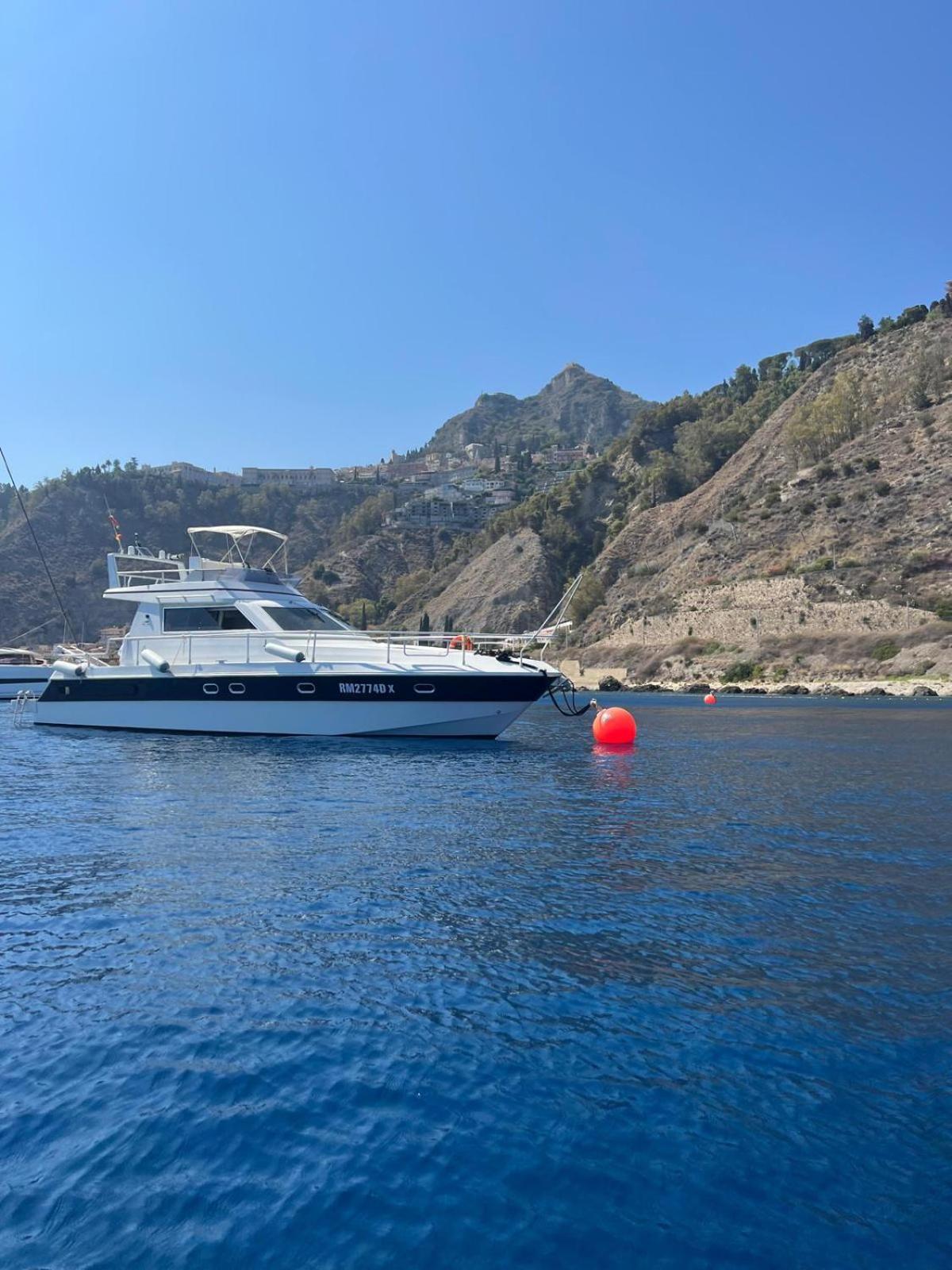 She'S Mine Yacht Ξενοδοχείο Κατάνια Εξωτερικό φωτογραφία